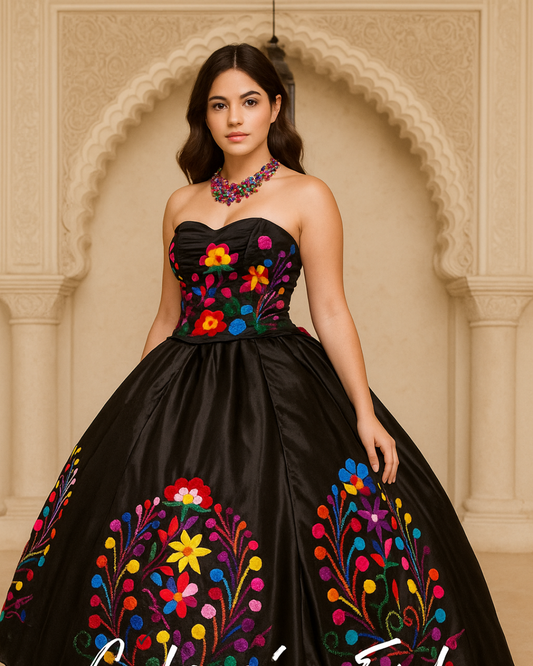 ALAYA 15-year-old dress, handmade in Guerrero