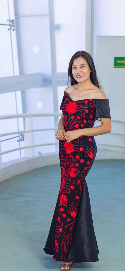 ALAYA Collection Dresses. Handmade Mexican dresses from Guerrero